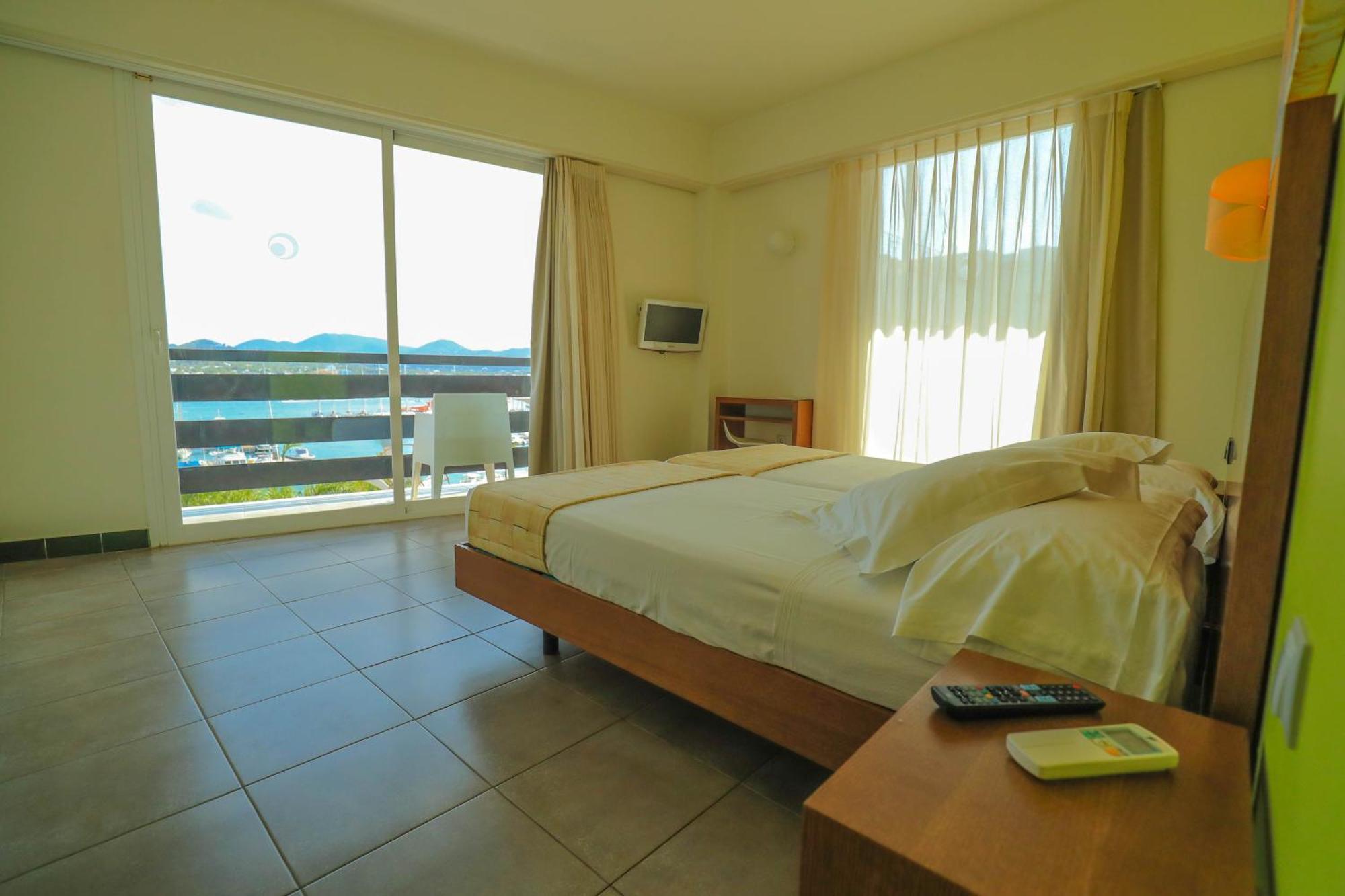 Es Mitjorn Hotel San Antonio  Kültér fotó