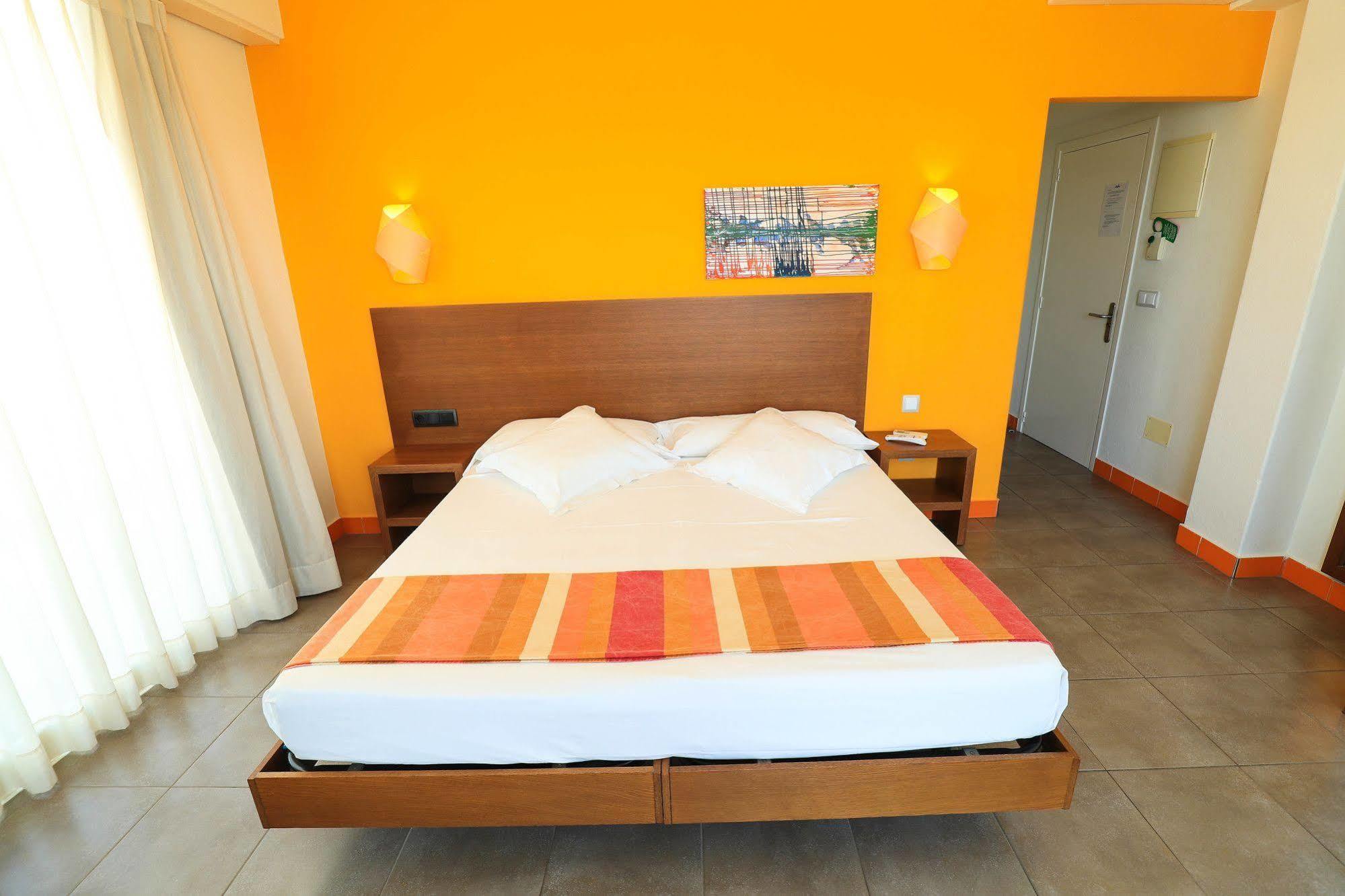 Es Mitjorn Hotel San Antonio  Kültér fotó